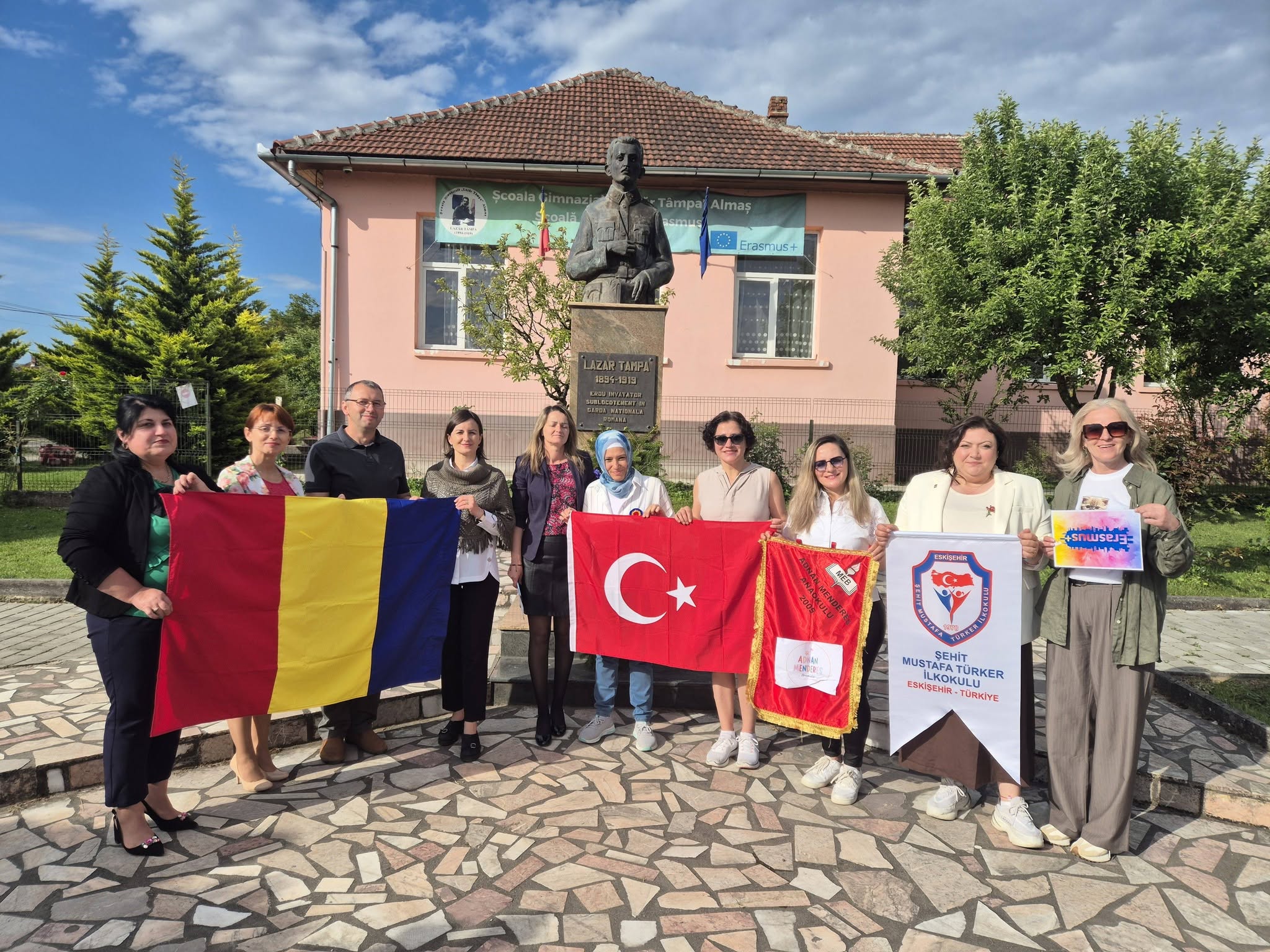 Colaborare internațională